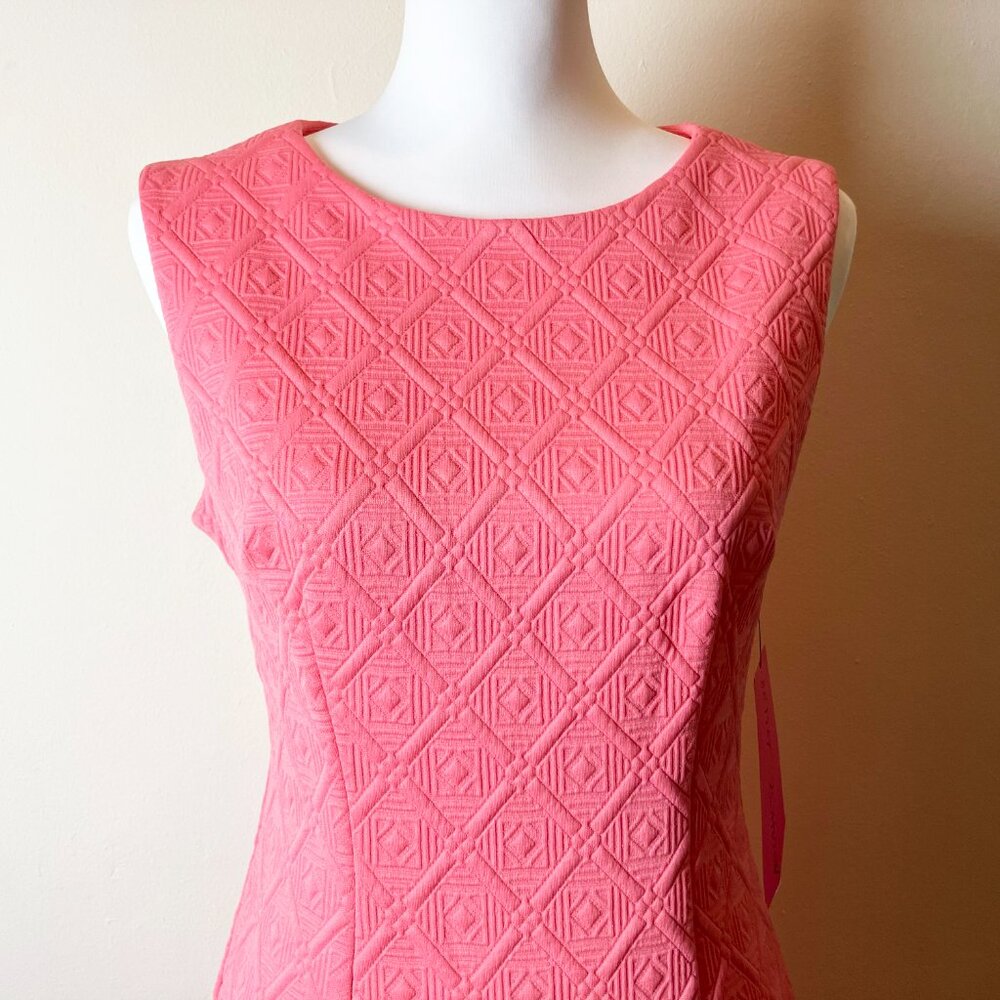 Betsey Johnson Coral Textured Sheath Dress | Size 4 | NWT - Picture 3 of 11